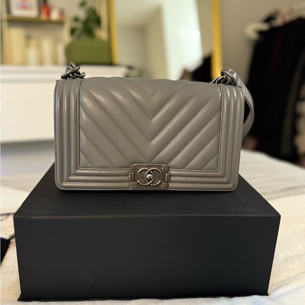 Chanel Old Medium Boy Bag Gray Chevron In Calf Skin